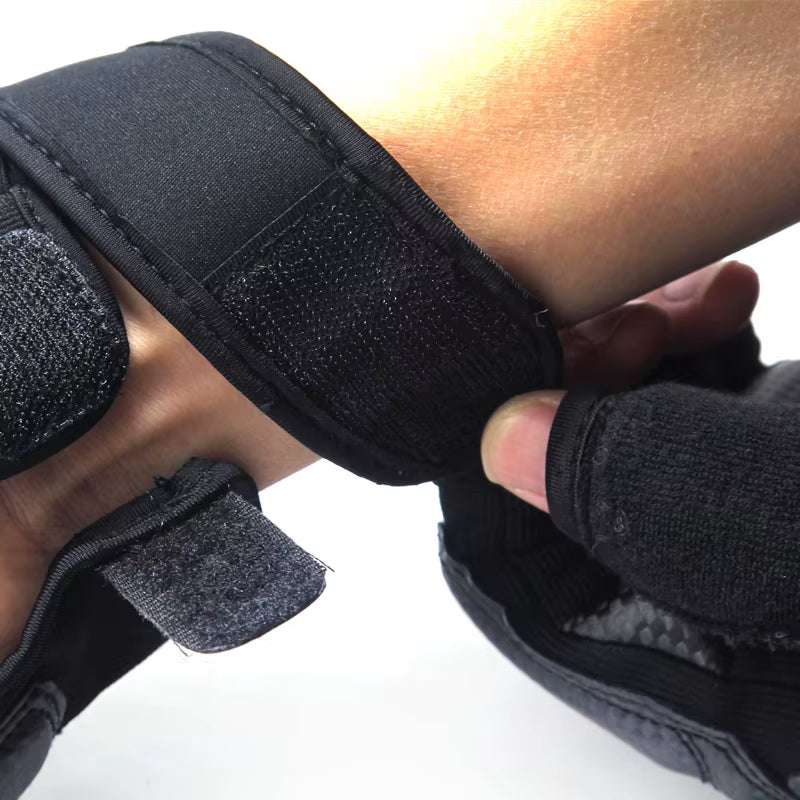 High Quality Kick Boxing Gloves MMA Gloves Muay Thai Training Boxer Fight Equipment Half Mitts PU Leather Black Boxing Equipment