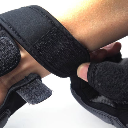 High Quality Kick Boxing Gloves MMA Gloves Muay Thai Training Boxer Fight Equipment Half Mitts PU Leather Black Boxing Equipment